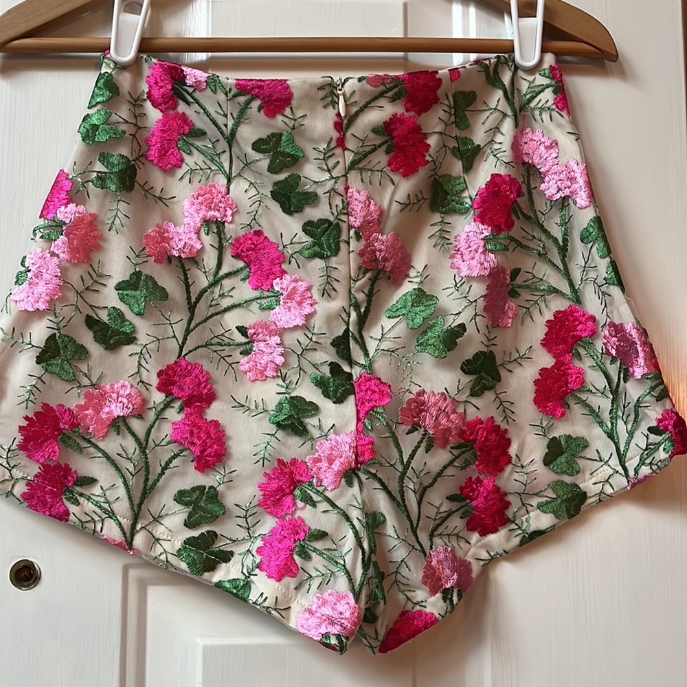 Solaris Style Two Piece Set - Picture 5 of 7